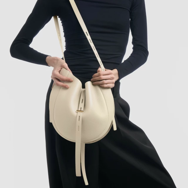 OKKIA LIZZIE IN VITELLO GRANATO ss26 Latte