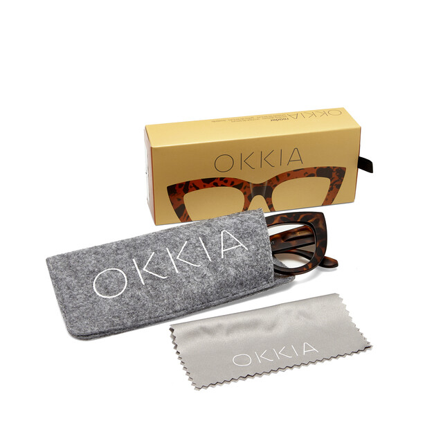 OKKIA Reading Claudia Big Cat Eye tortoise