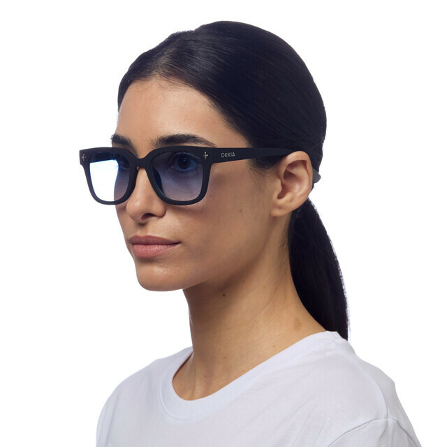 OKKIA Sol Giovanni   negro y gris (lentes azules)