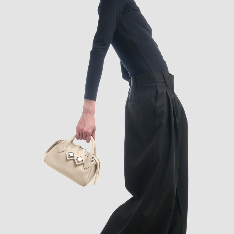 MINOBOSSI  ALICE IN GRANATO SS26   latte