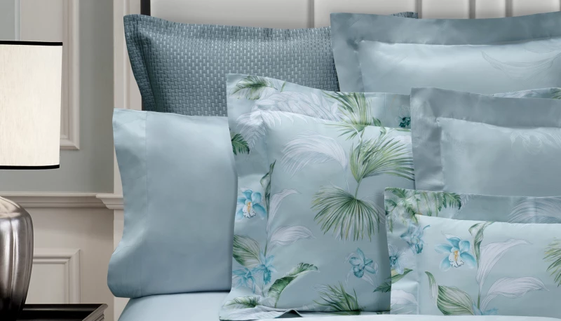 Come abbinare colori e tessuti per creare un letto da hotel 5 stelle