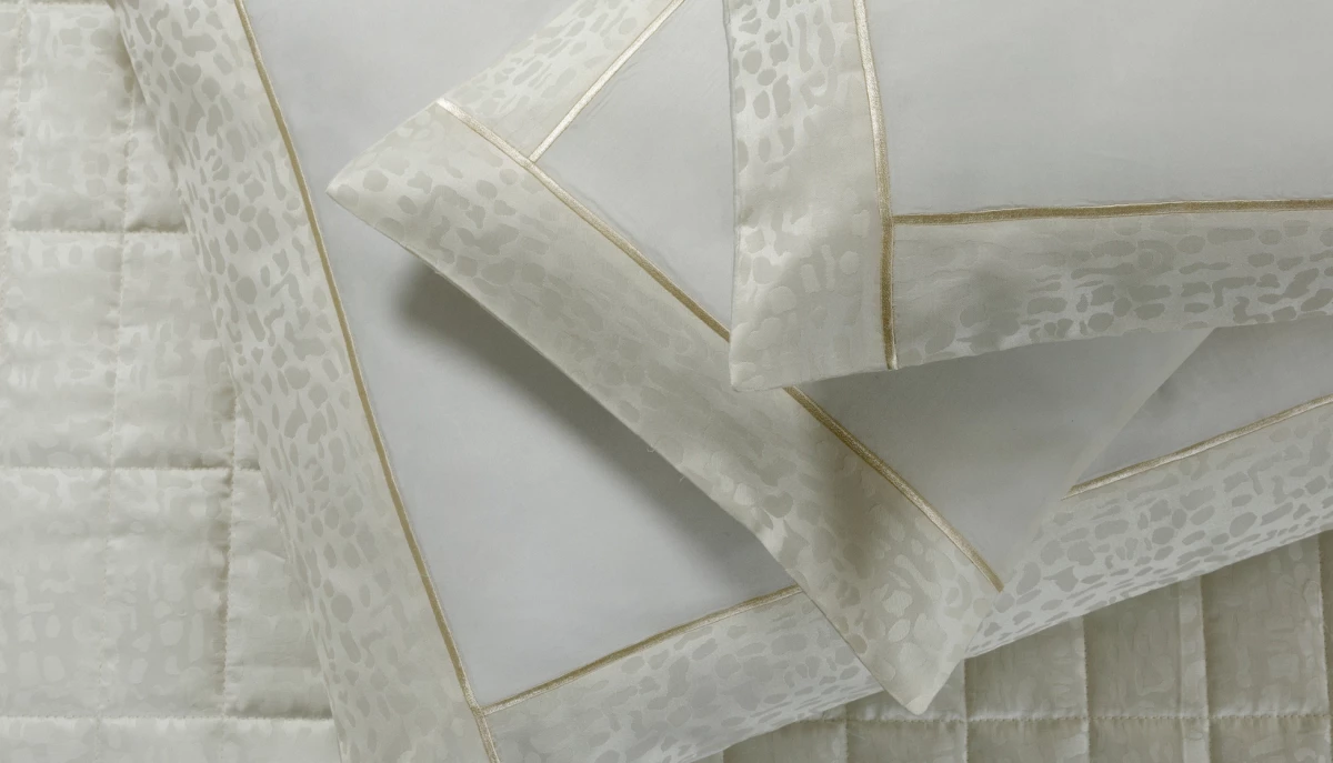 L’autunno nella camera da letto: la stagione perfetta per riscoprire la biancheria di lusso