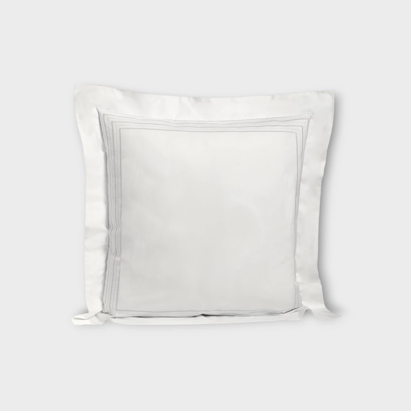 Biancheria da letto GUBBIO  FEDERA 4 VOLANTS (RASO DI COTONE RICAMATO) white/silver grey