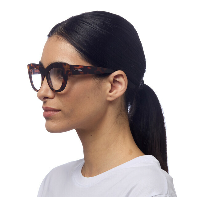 OKKIA Reading Claudia Big Cat Eye tortoise