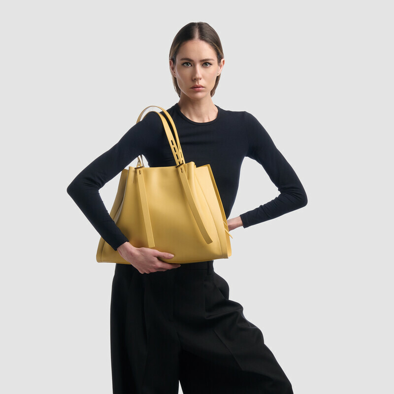 MINOBOSSI Borse PAULA IN VITELLO LISCIO   banana